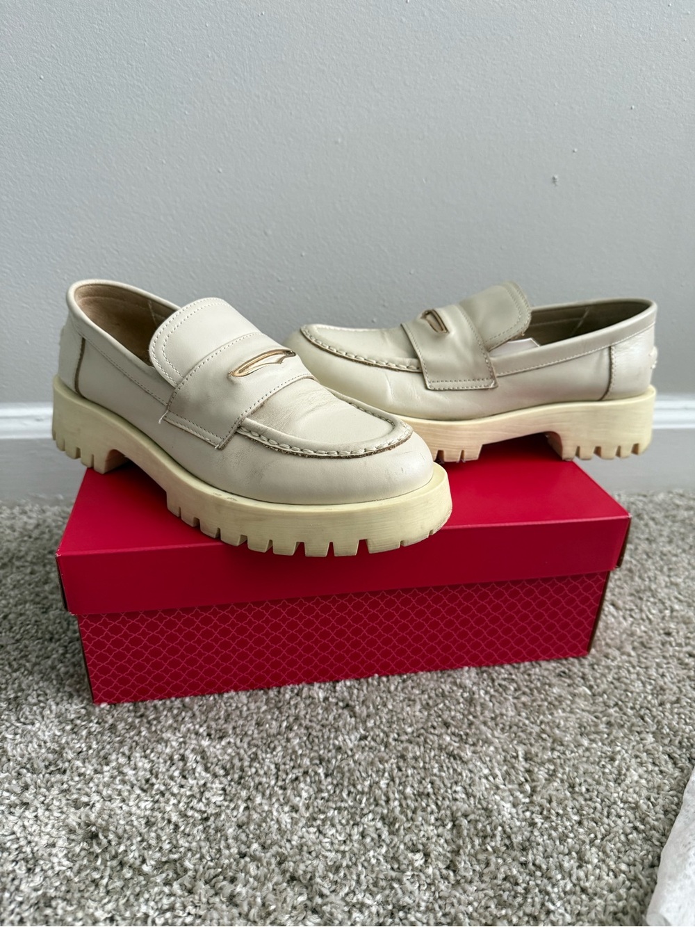 Steve Madden Cream Leather Lug-Sole Penny Loafers for women